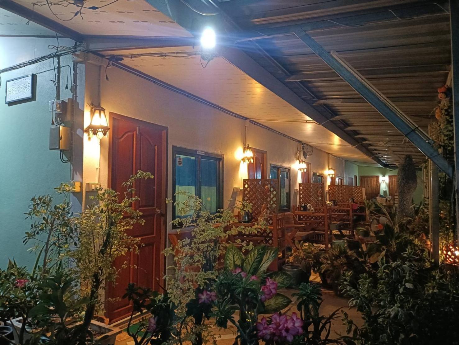 Yaijaew House Apartment Sukhothai Bagian luar foto